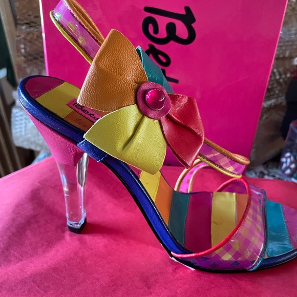 SOLD

VINTAGE Betsey Johnson / BETSEYVILLE ! Shoes 7 1/2 Pristine ! - Picture 4 of 5